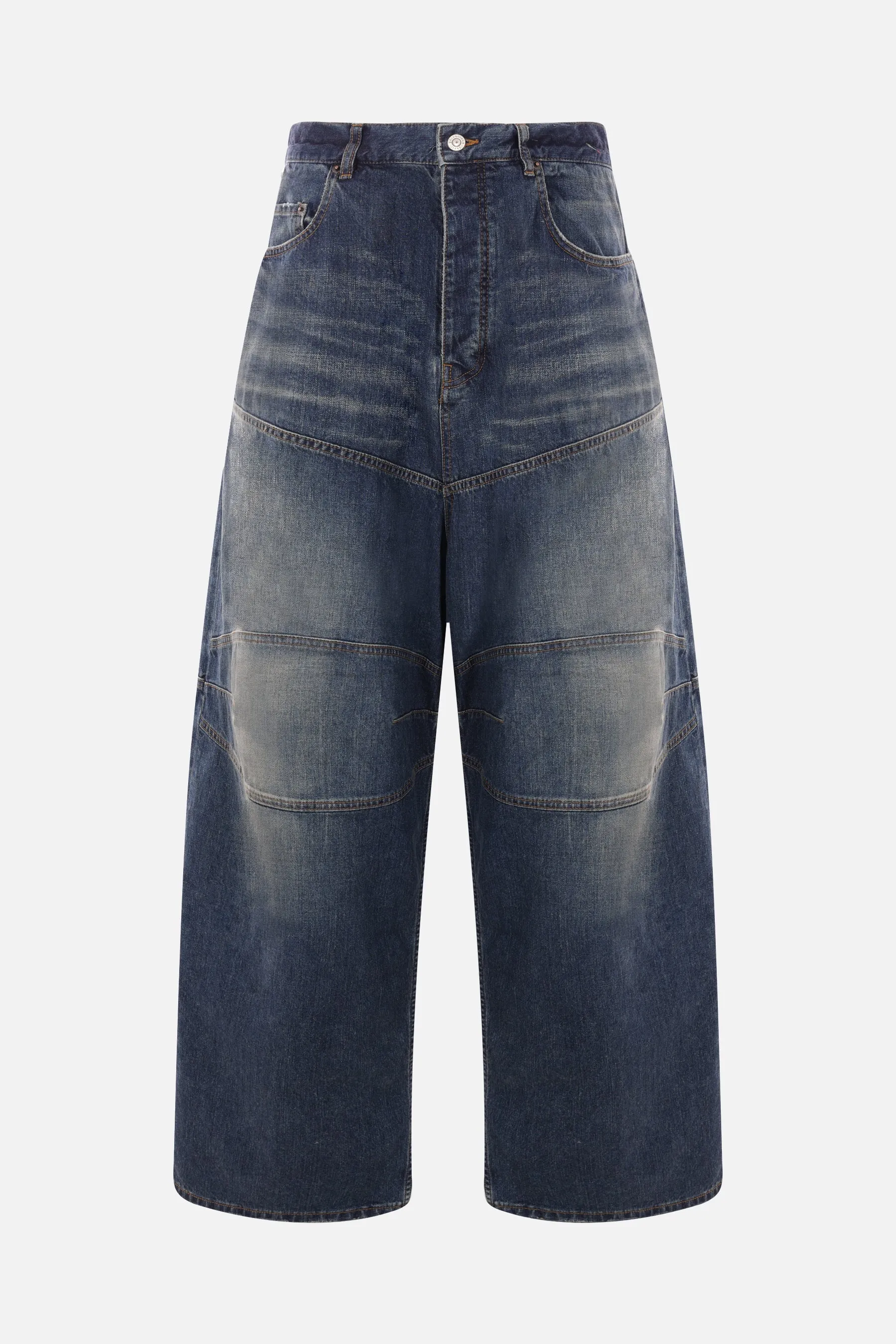 baggy jeans in denim