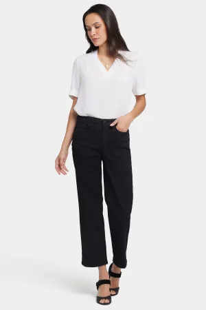 Bailey Relaxed Straight Ankle Jeans - Black