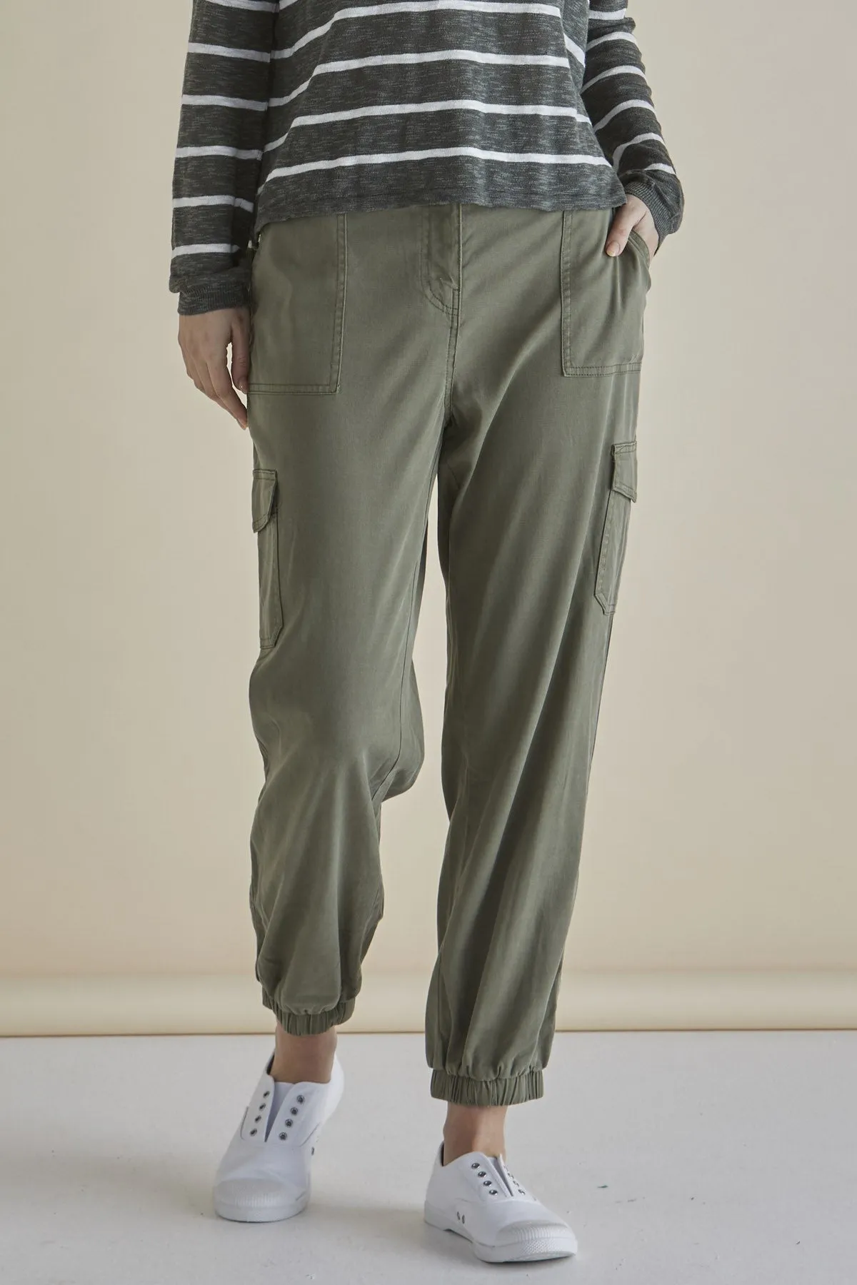 Betty Basics Lacey Lyocell Cargo Jogger Khaki
