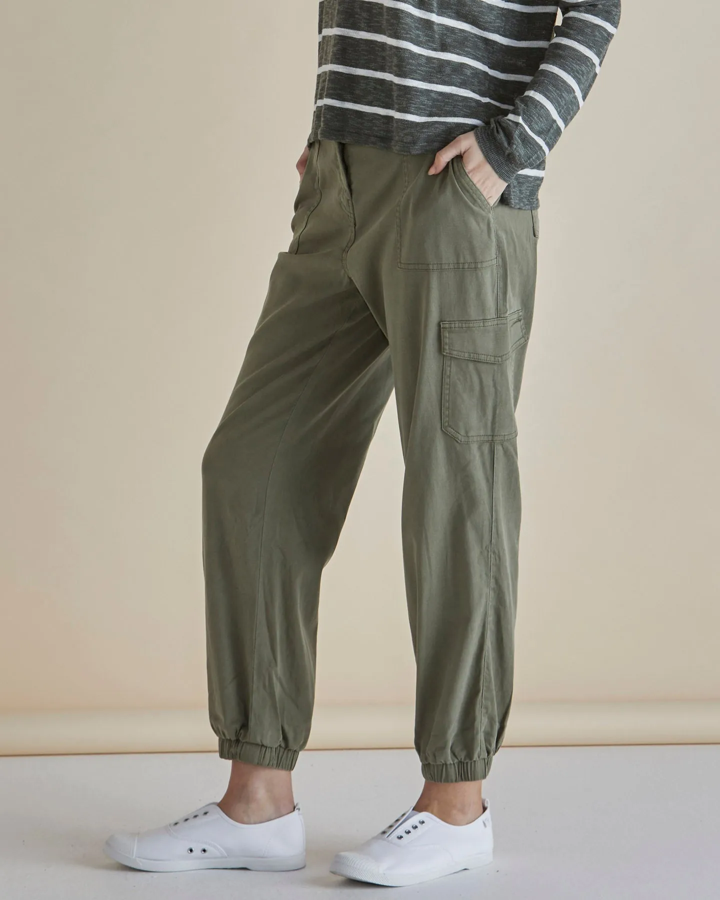 Betty Basics Lacey Lyocell Cargo Jogger Khaki