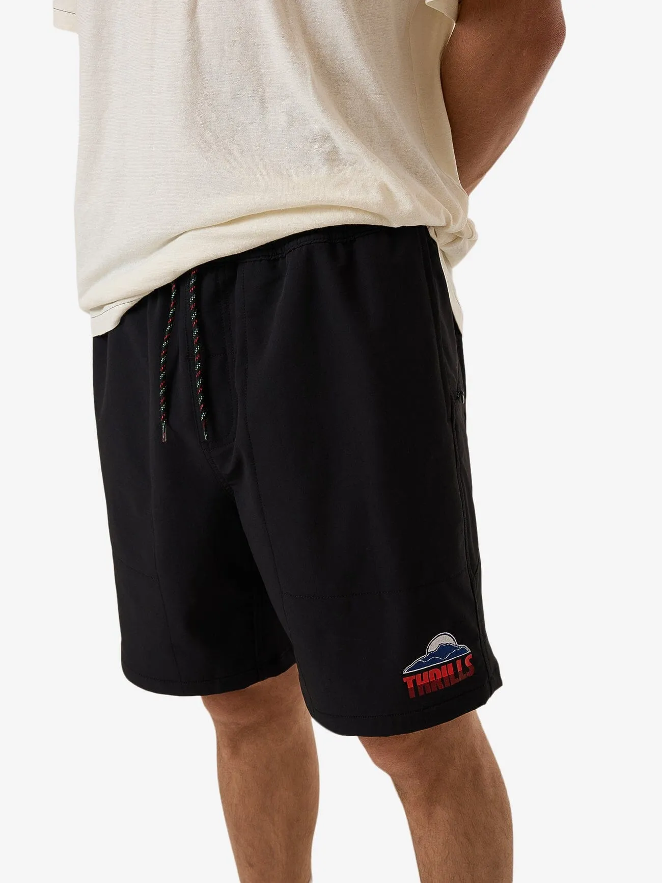 Beyond The Hills Short - Black