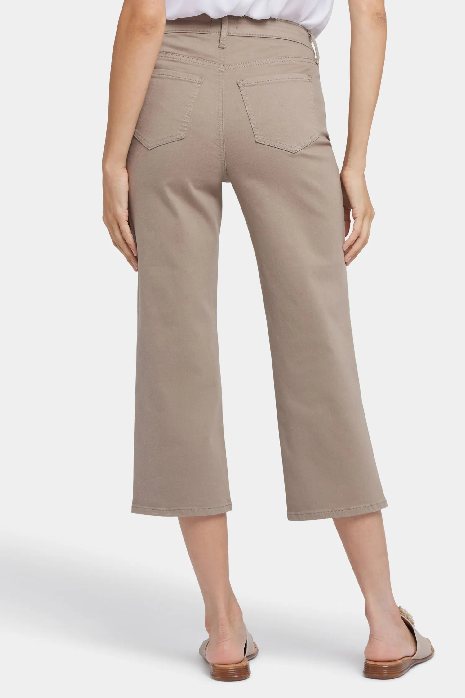 Joni Relaxed Capri Jeans - Saddlewood