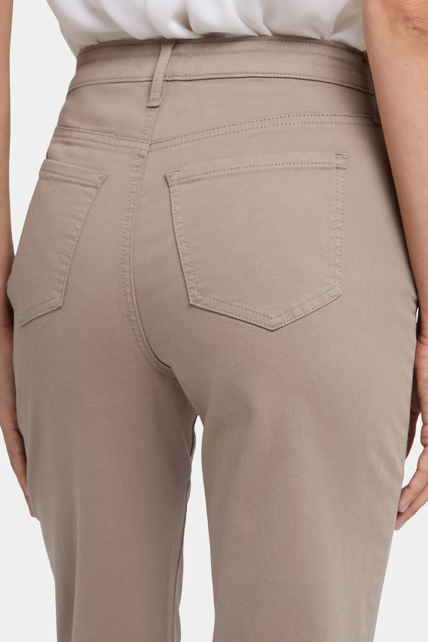 Joni Relaxed Capri Jeans - Saddlewood