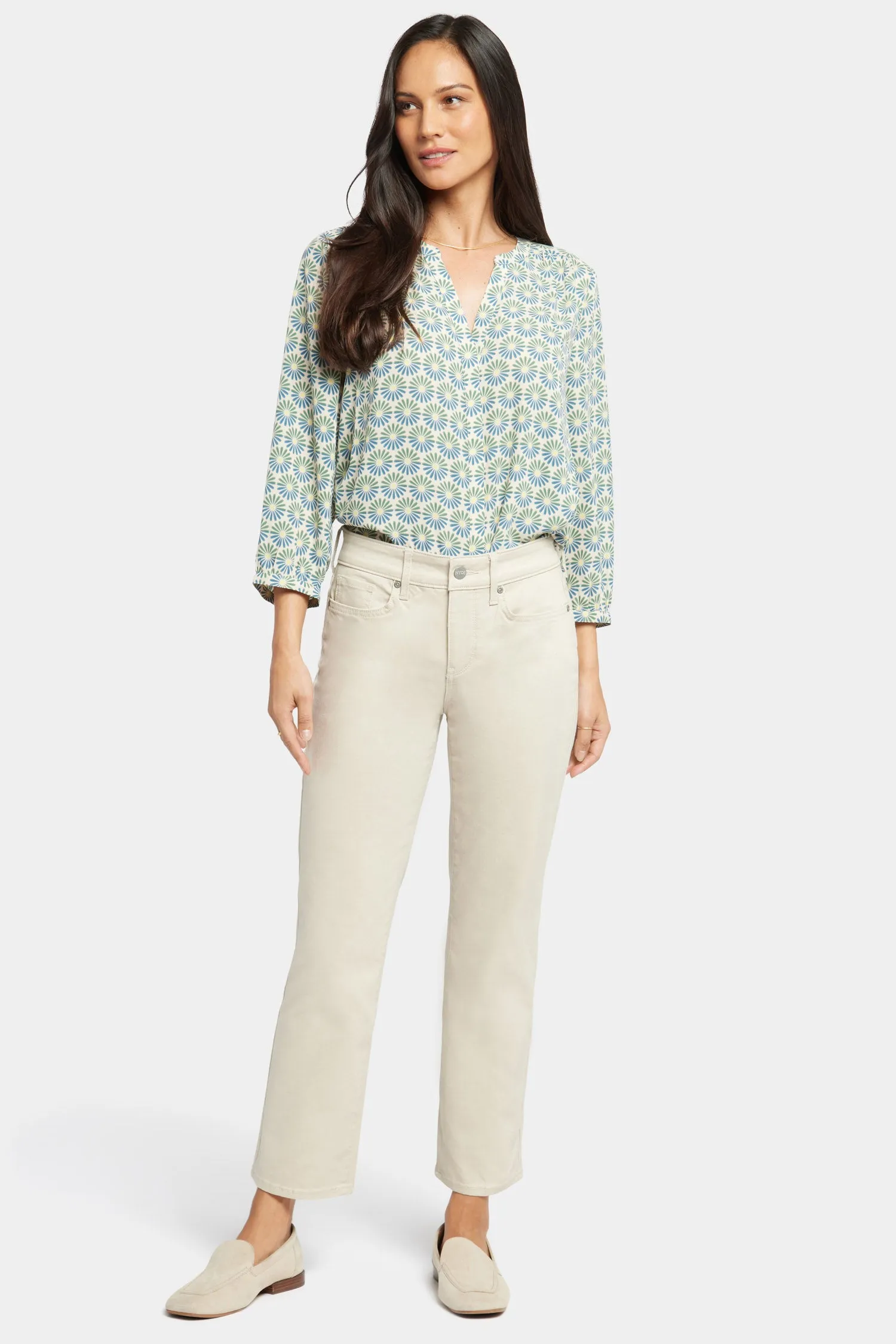 Marilyn Straight Ankle Jeans In Petite - Feather