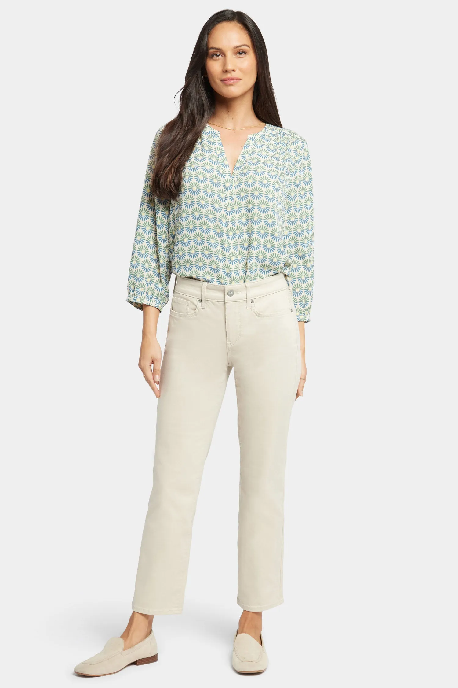 Marilyn Straight Ankle Jeans In Petite - Feather