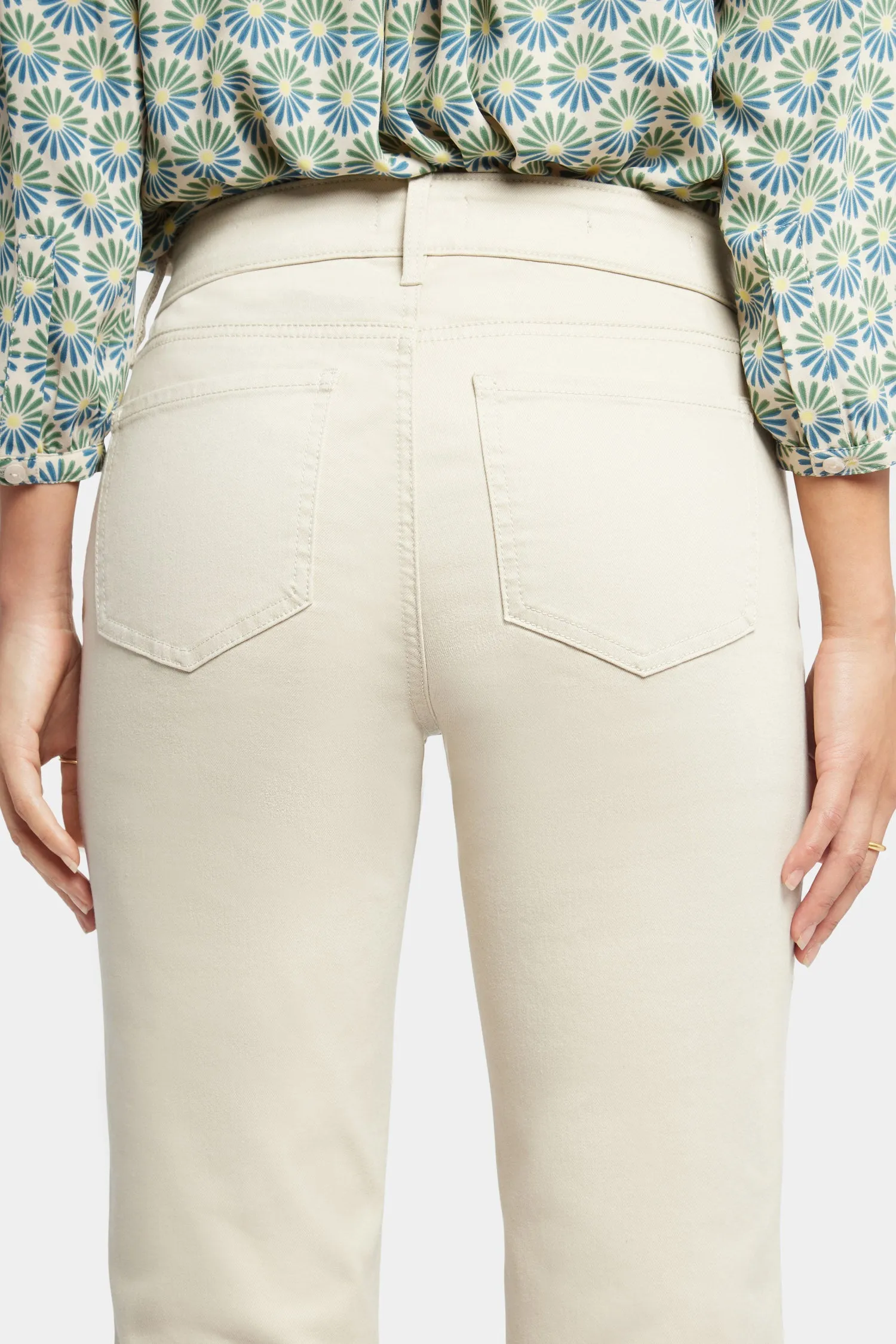 Marilyn Straight Ankle Jeans In Petite - Feather