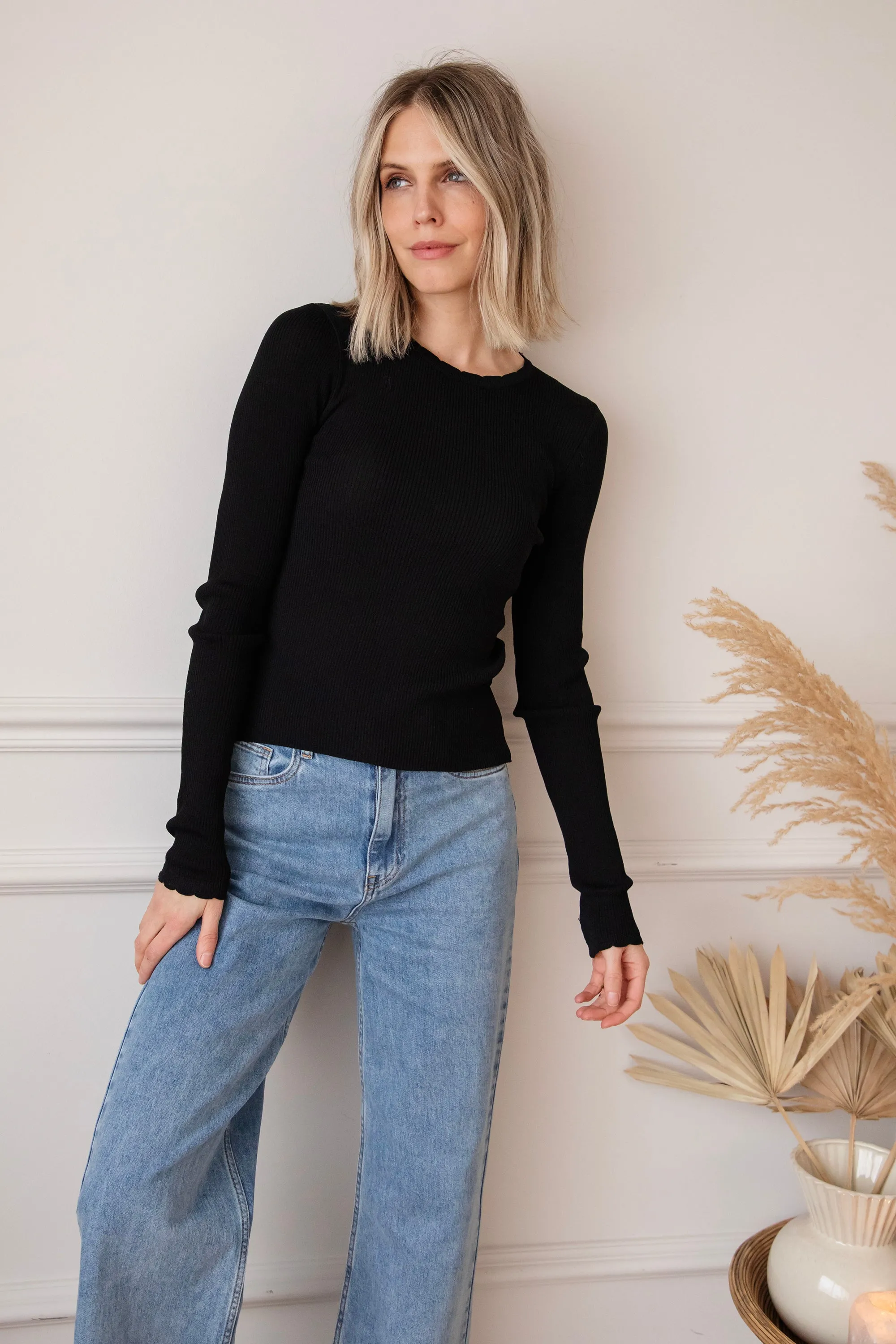 Mira More Black - Longsleeve