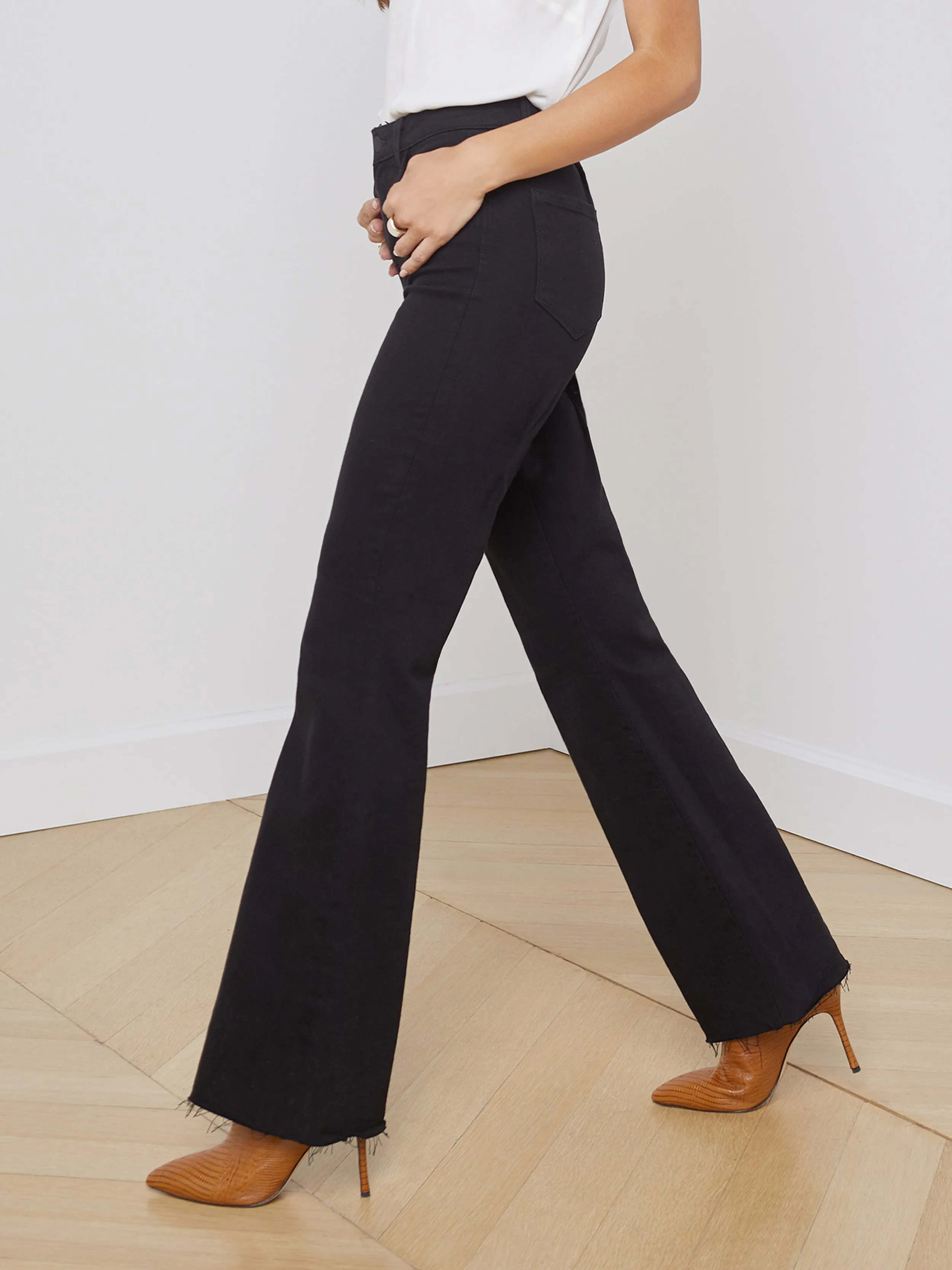 Sera Sneaker Flare Jean