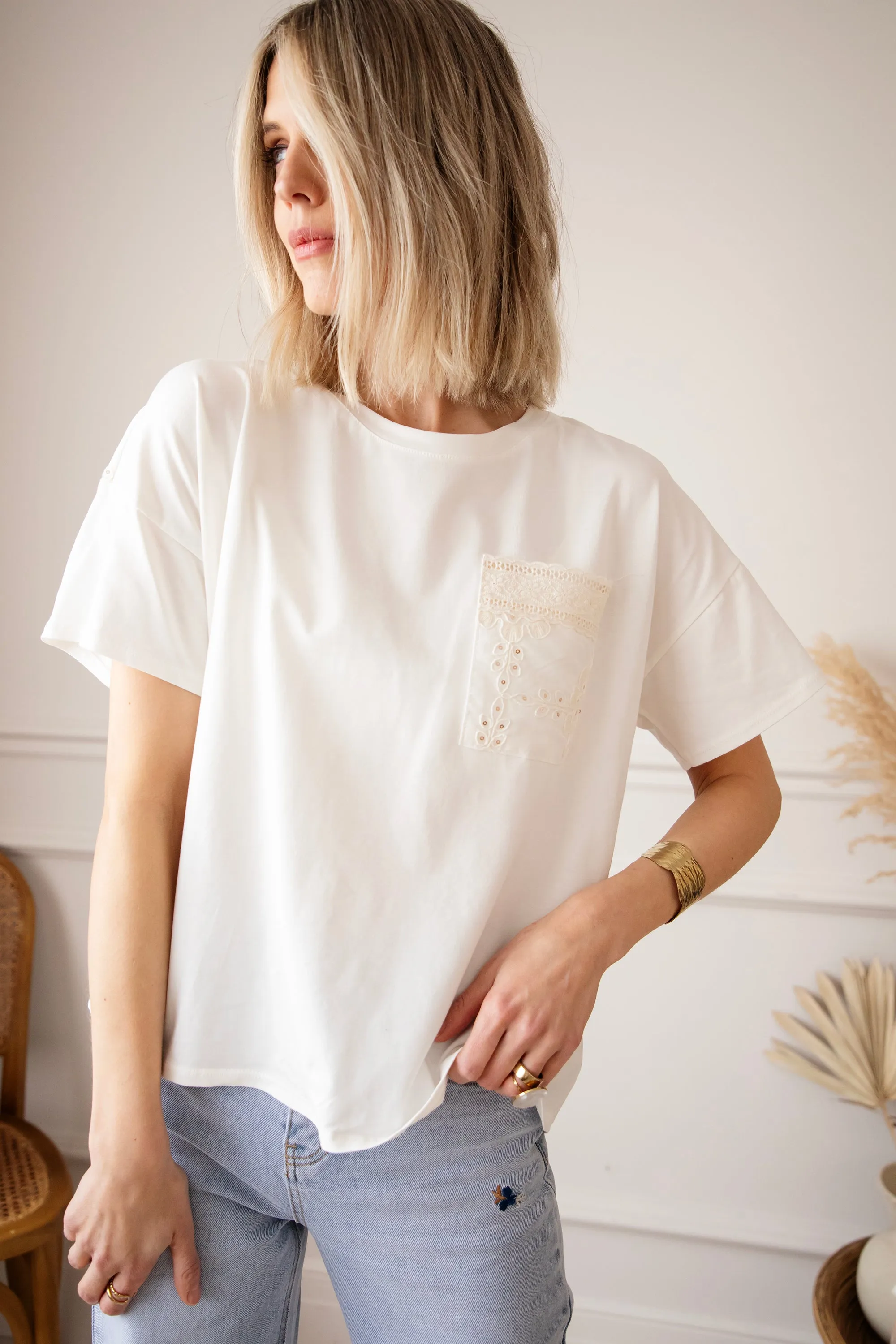 Touch Of Fleur White - T-Shirt