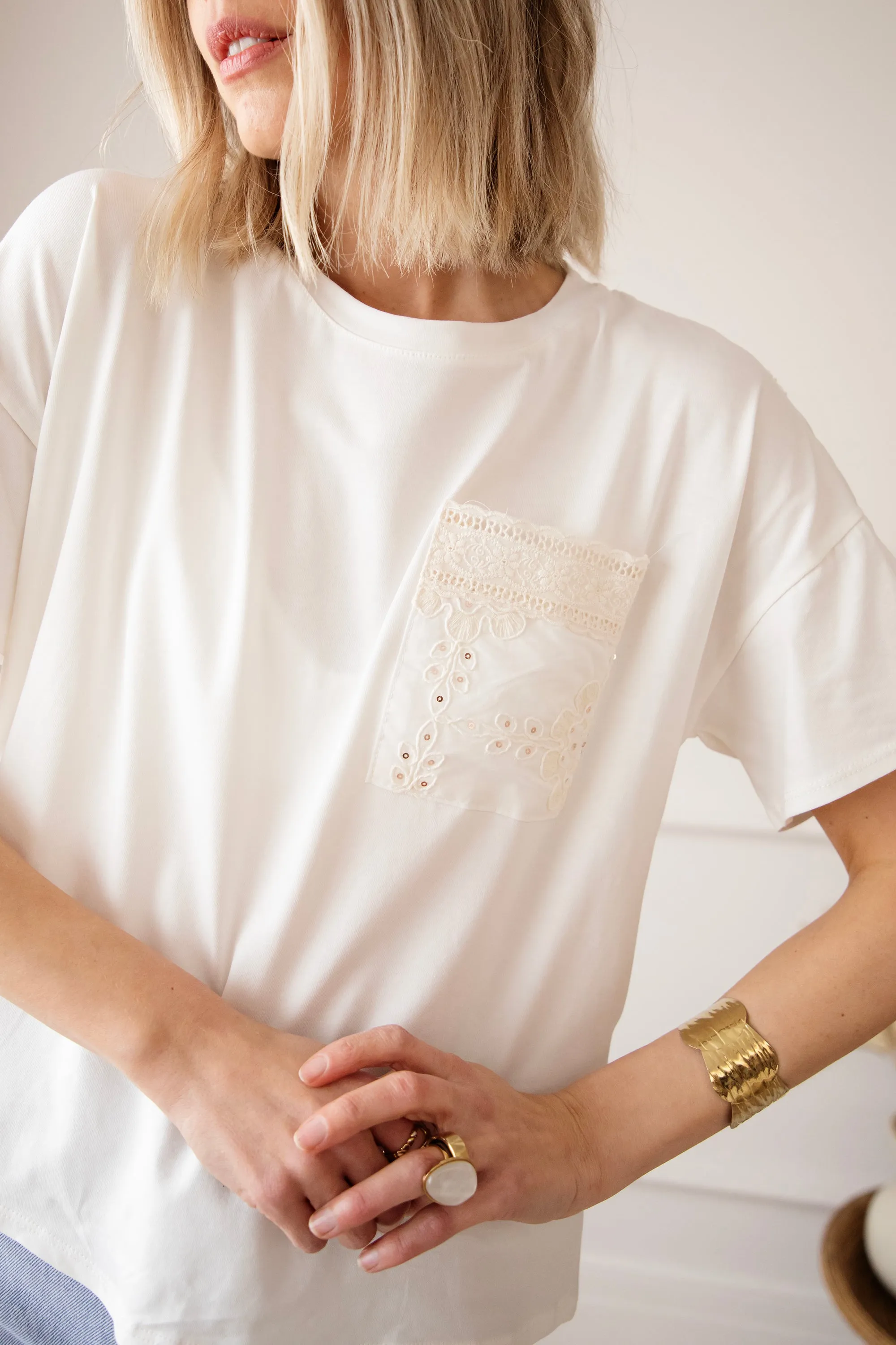Touch Of Fleur White - T-Shirt