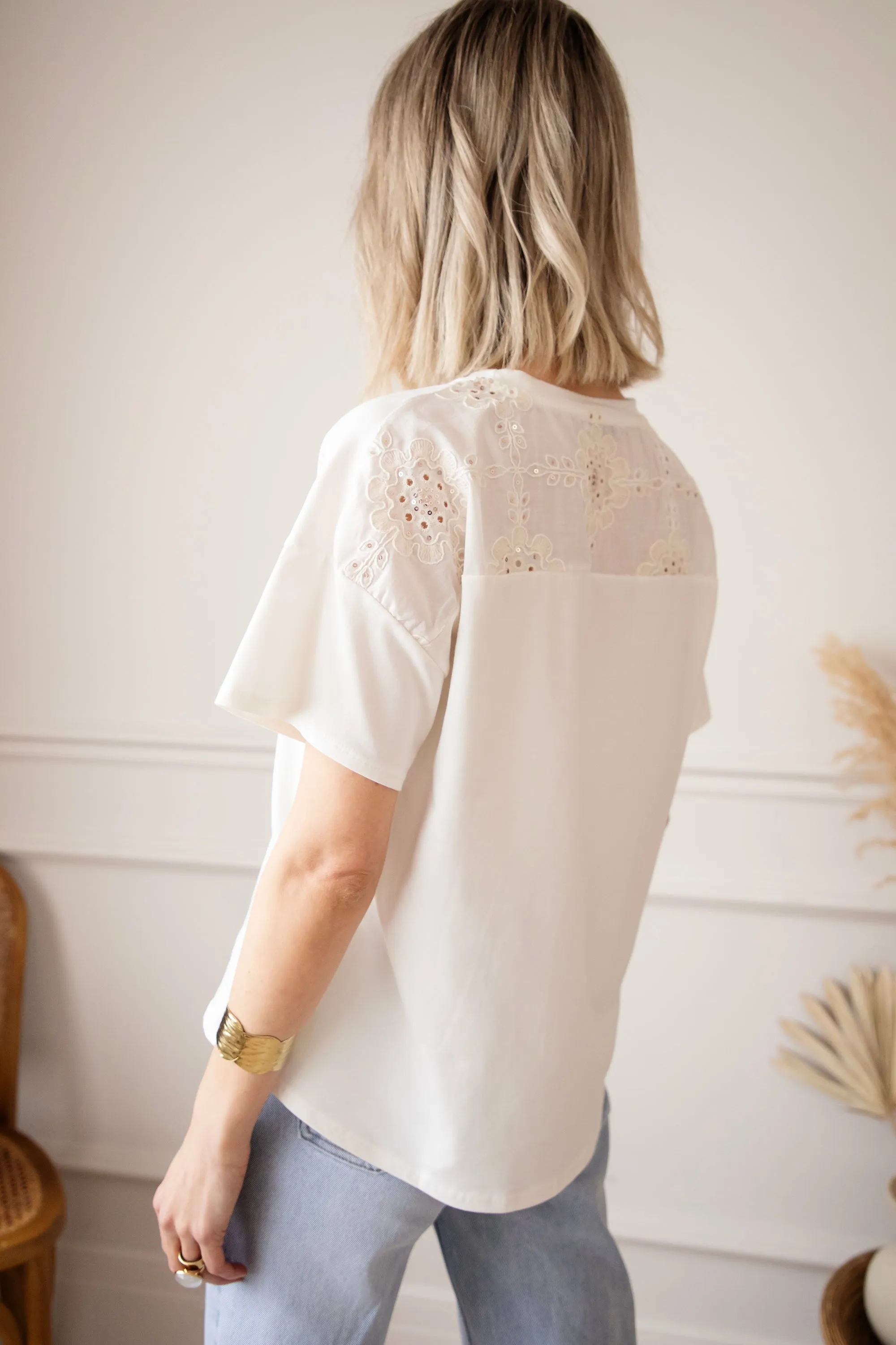 Touch Of Fleur White - T-Shirt