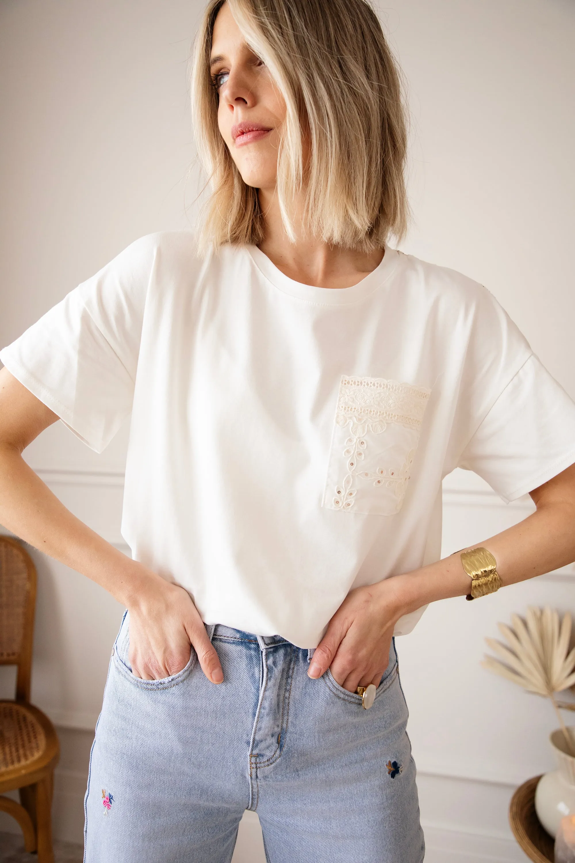 Touch Of Fleur White - T-Shirt