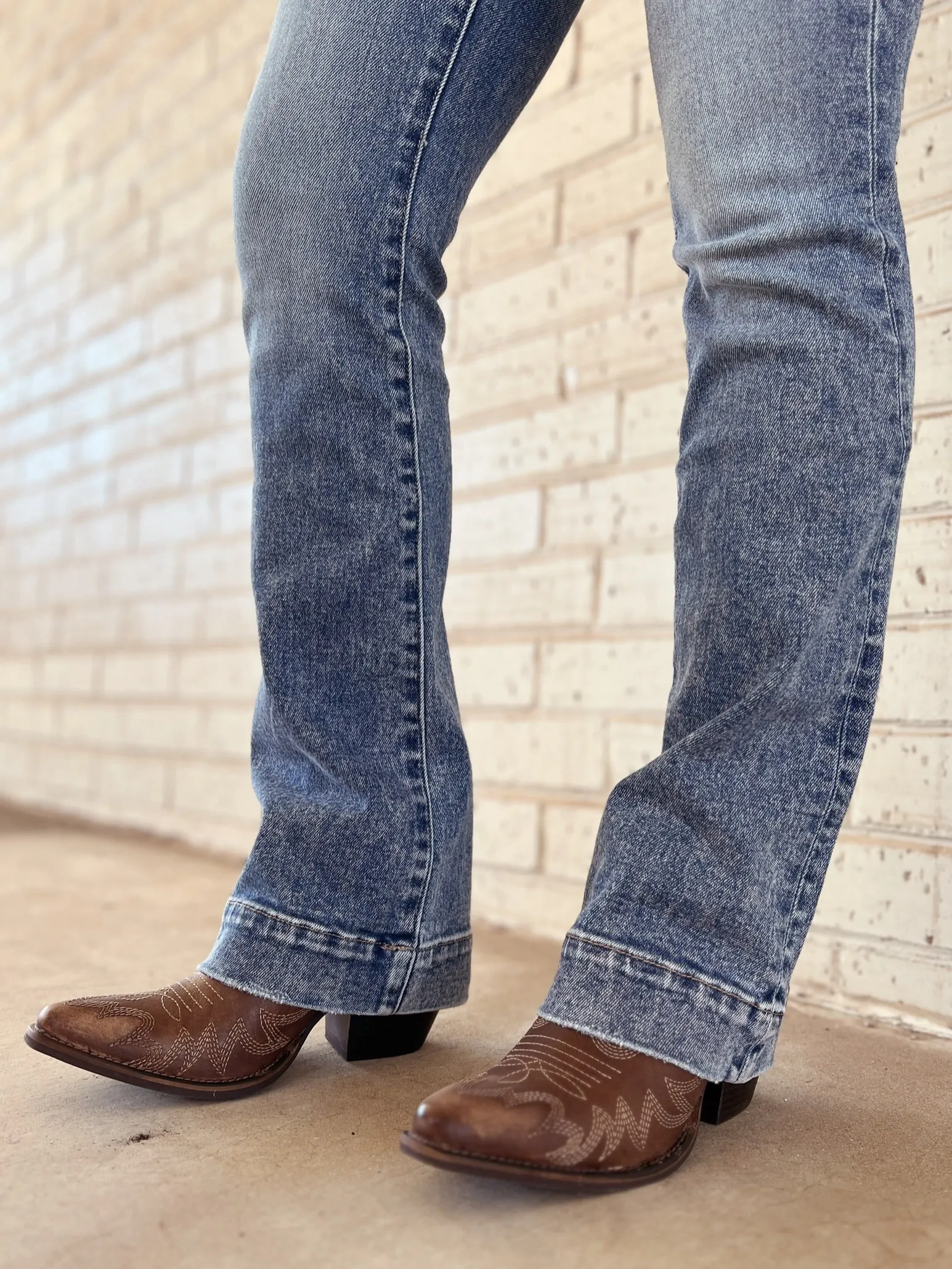 Vervet Mid-Rise Bootcut Medium Wash Jeans